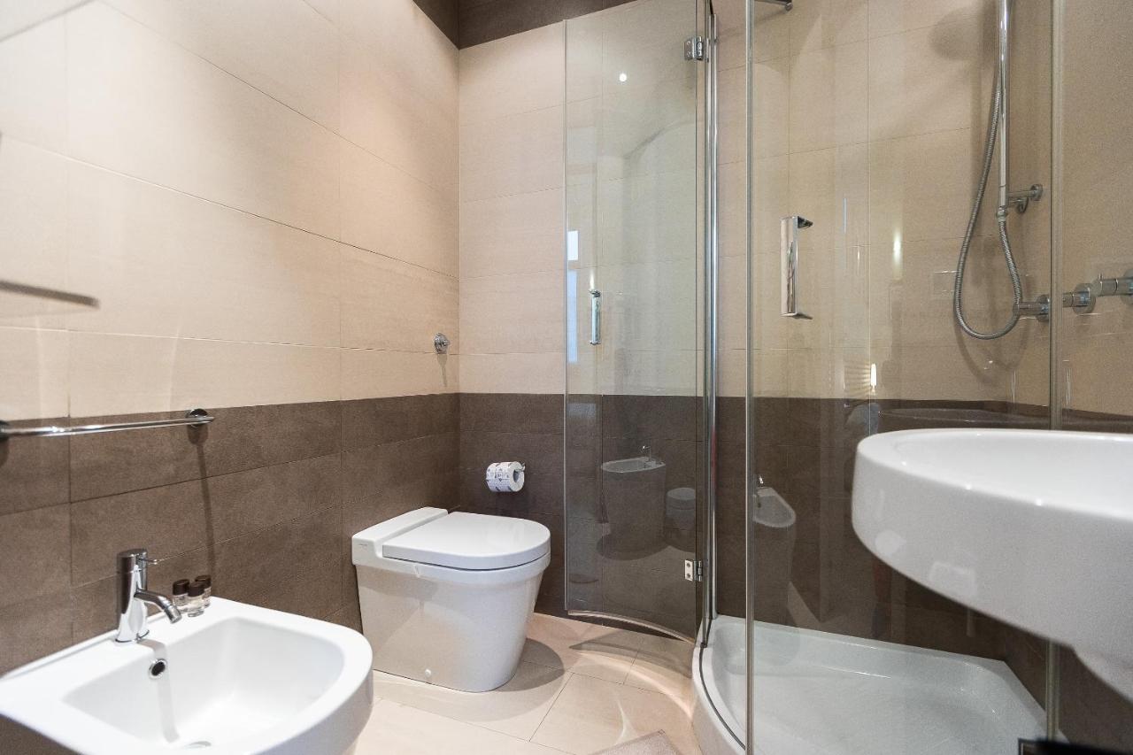 Amazing Via Nazionale 3 Apartment Рим Екстериор снимка